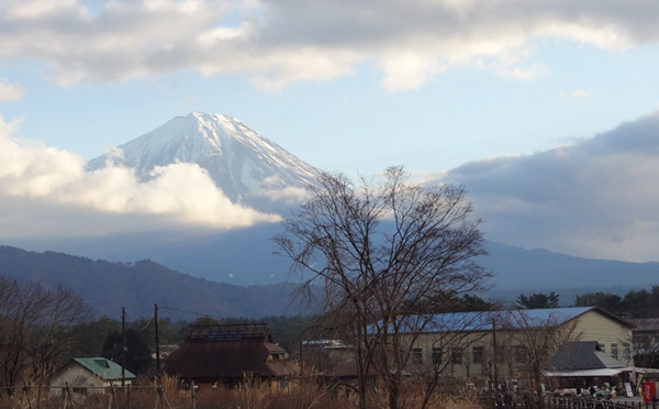 西湖いやしの里根場からの富士山